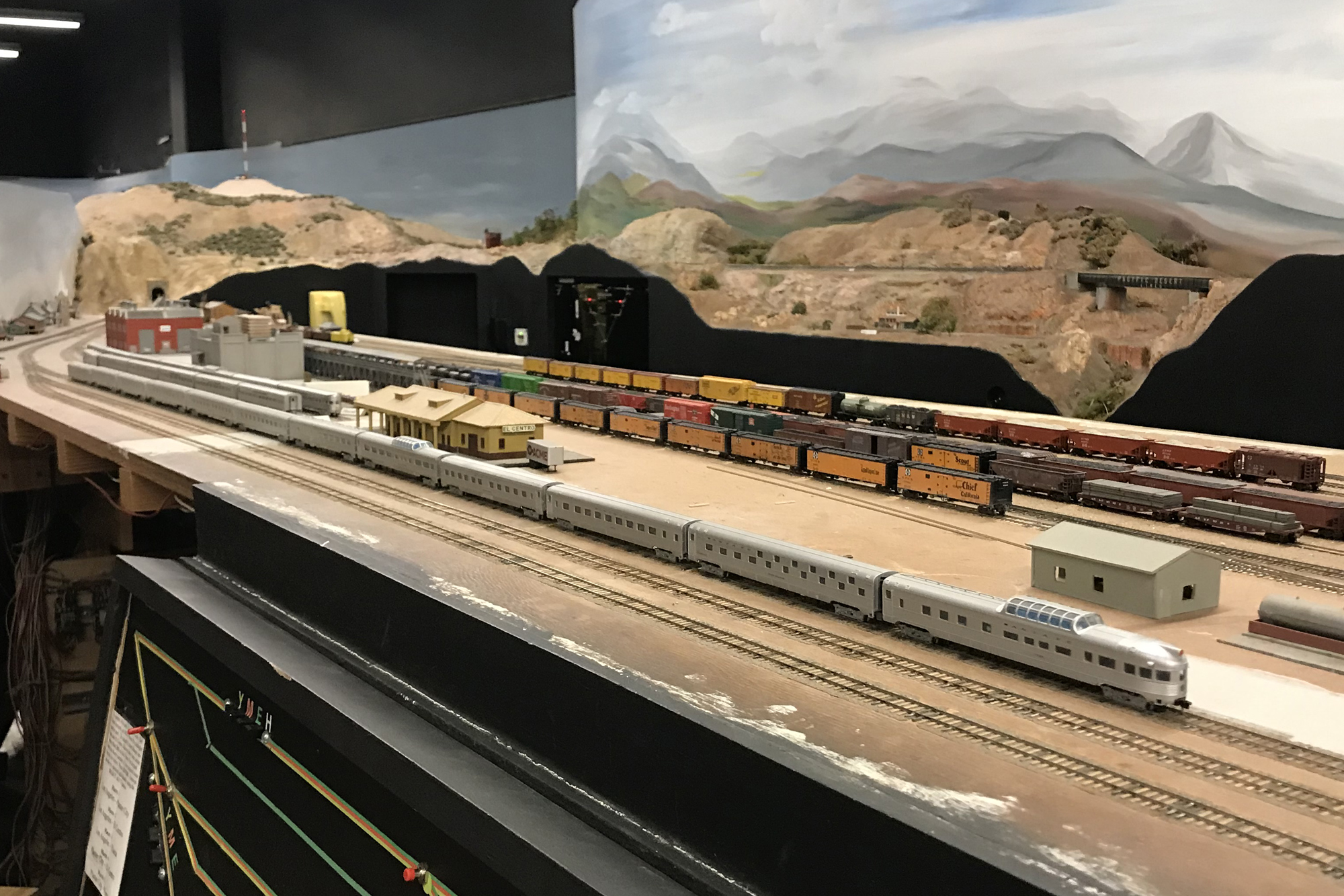 San Diego Society of N Scale Pacific Desert Lines layout, railroad yard. San Diego Society of N Scale Pacific Desert Lines layout, railroad yard.