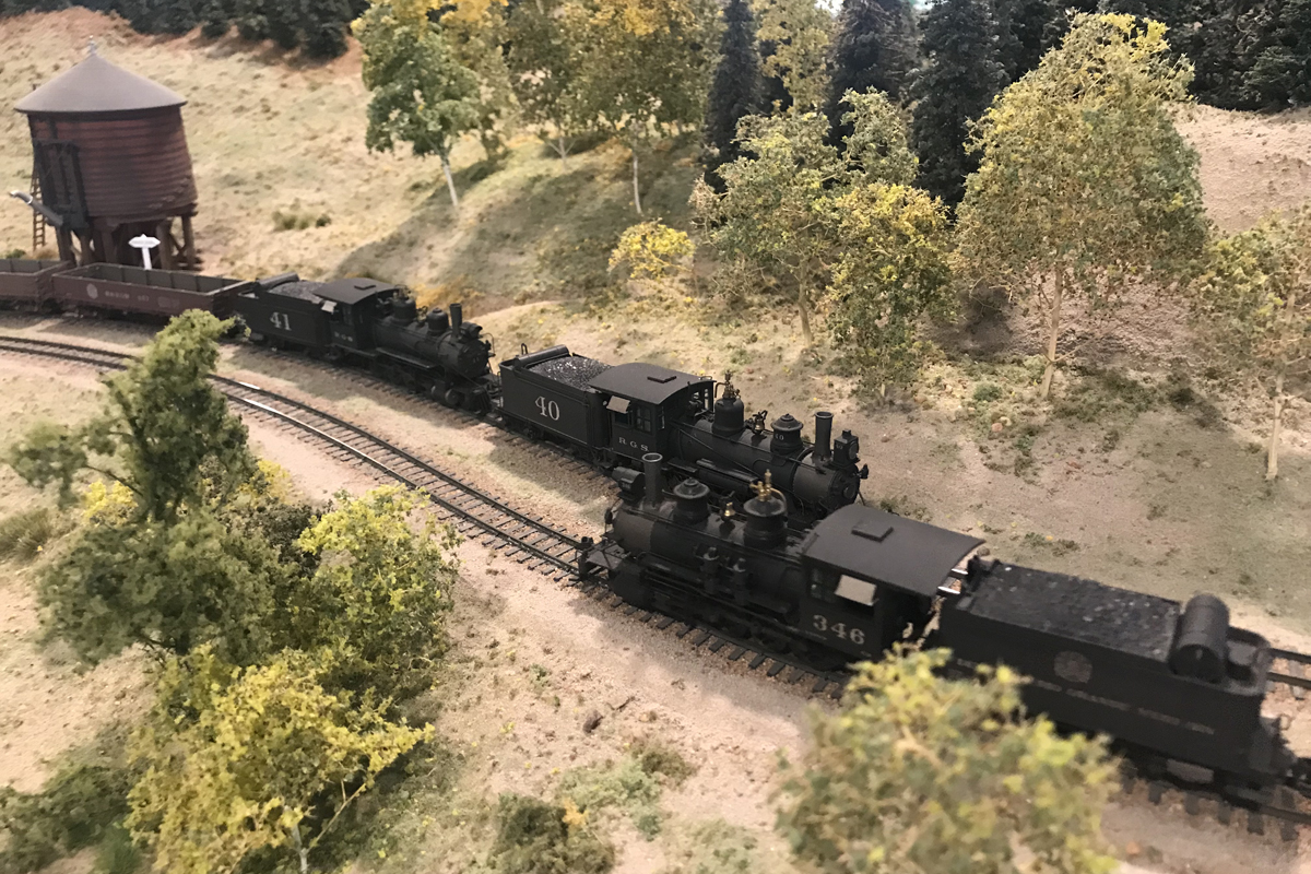 Chuck Molnar's Denver & Rio Grande Western 346 and RGS 40 & 41 meet up. Chuck Molnar's Denver & Rio Grande Western 346 and RGS 40 & 41 meet up.
